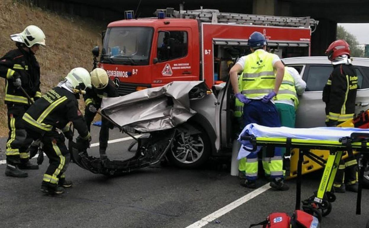 Dos Personas Heridas Tras Un Choque Entre Un Camión Y Un Turismo En La ...